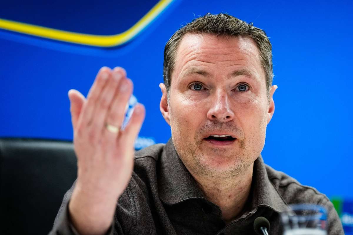 Antrenorul PSV apara marele rival Tratament scandalos