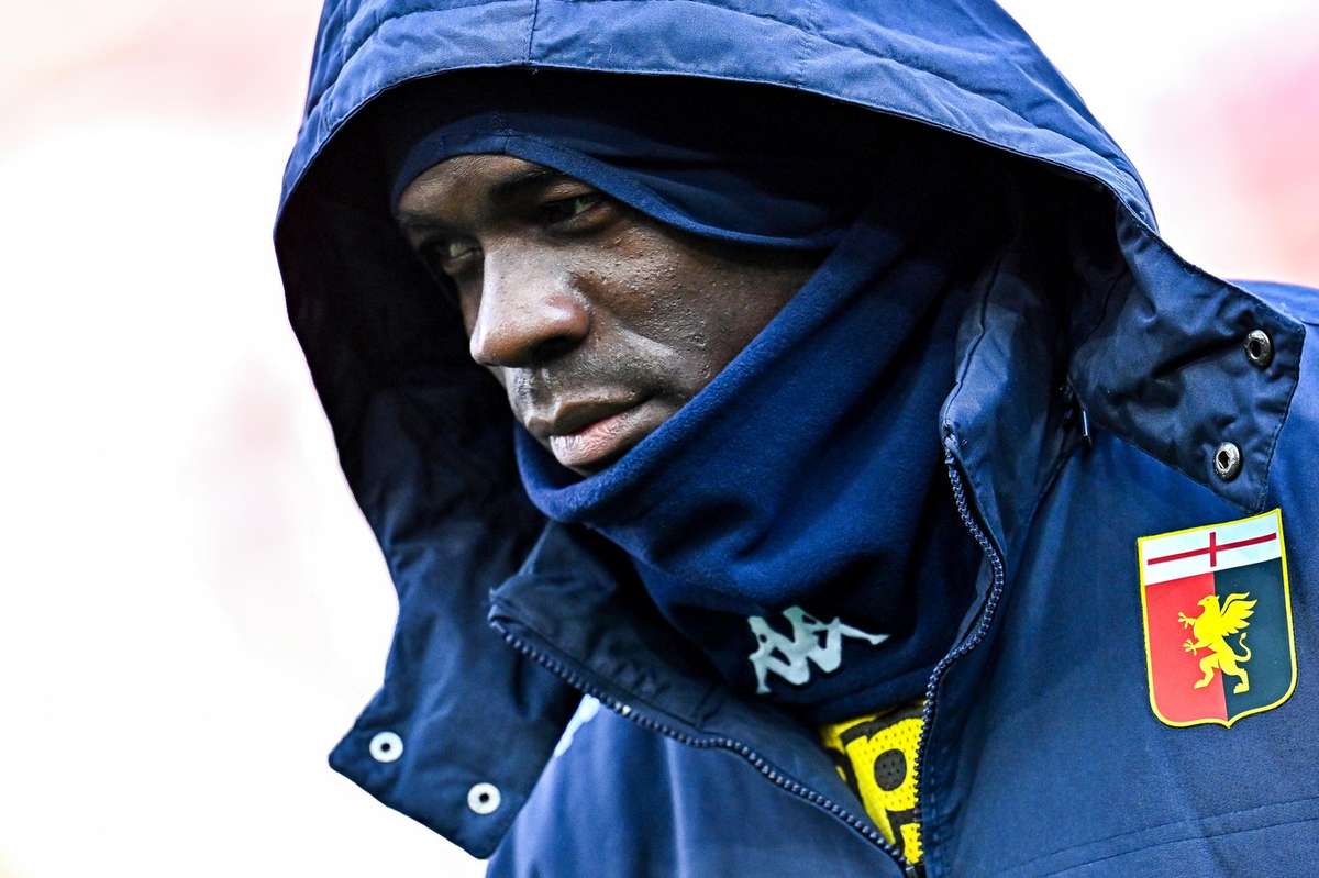 Considerat plecat de la Grifoni Balotelli reactioneaza Sunt inca jucatorul lui Genoa