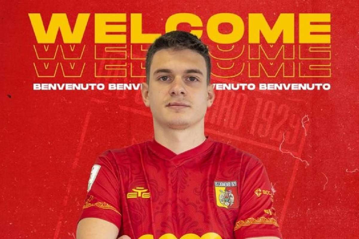 Creste numarul fotbalistilor romani in Italia