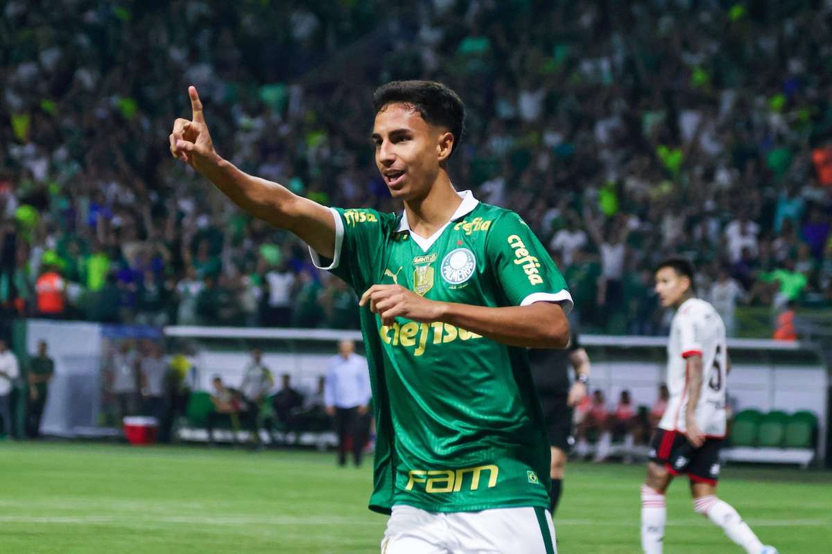 Manchester City a cheltuit din nou masiv fundas cumparat pentru peste 30 de milioane de euro