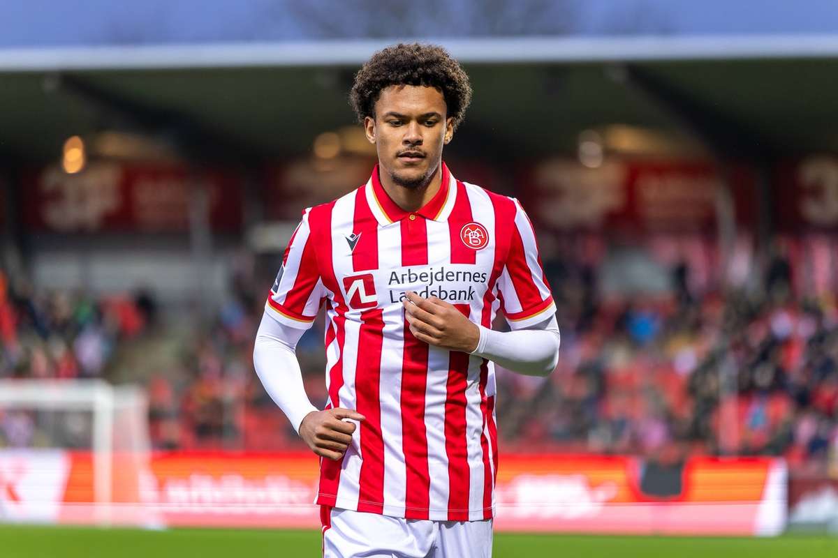 Primul transfer la Genoa in era Sucu Intariri pentru aparare