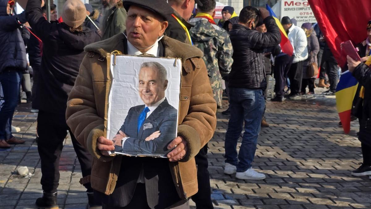AUR anunta strangerea celor 200000 semnaturi pentru candidatura lui Calin Georgescu