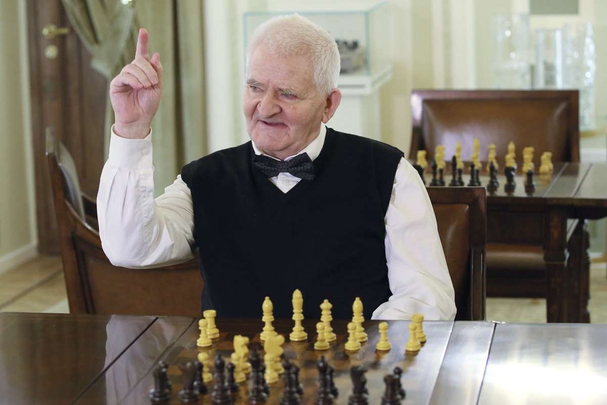 Boris Spassky legenda rusa a sahului a murit