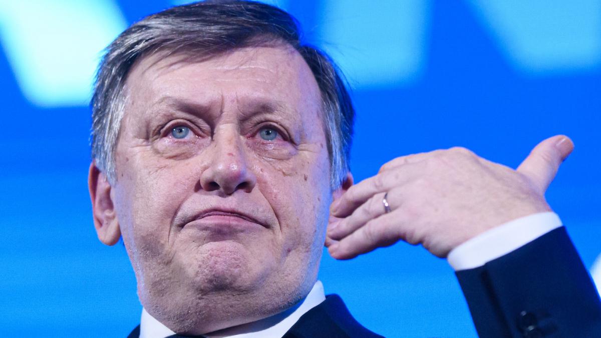 Crin Antonescu o acuza pe Lasconi de populism