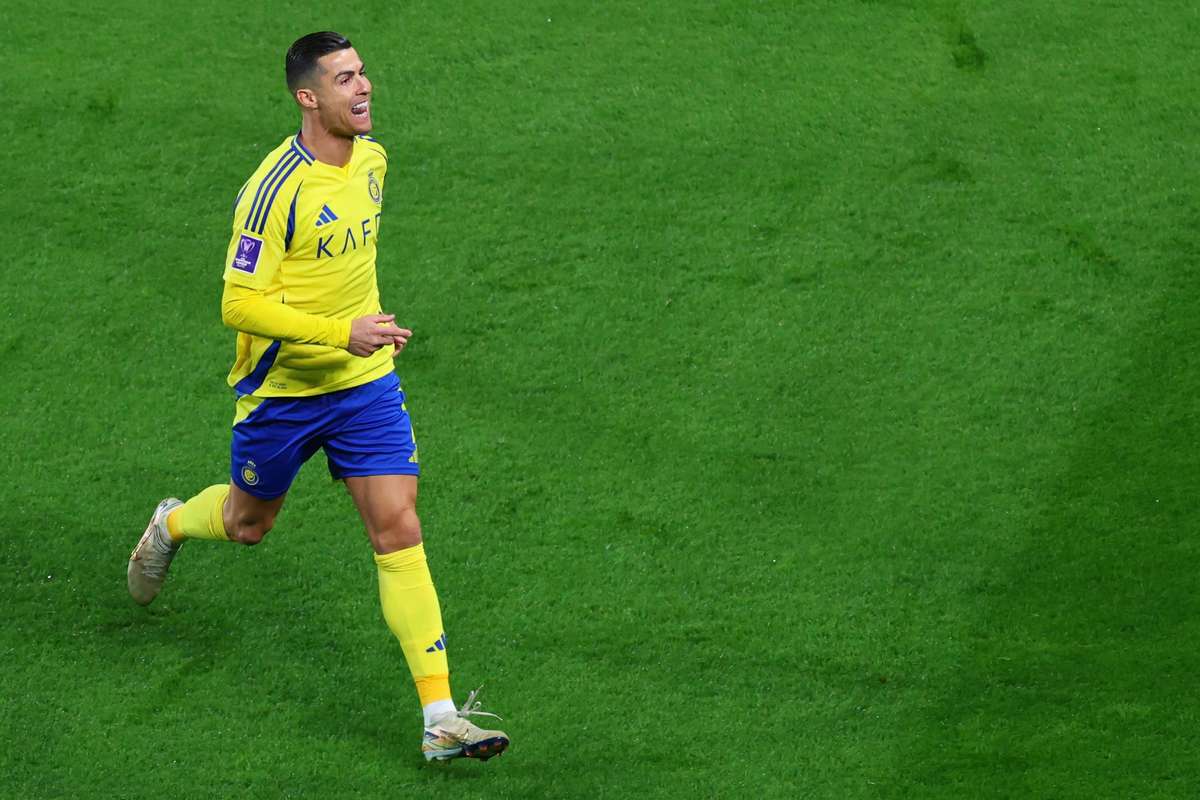 Cristiano Ronaldo marcheaza o dubla si ajunge la 700 de victorii la club
