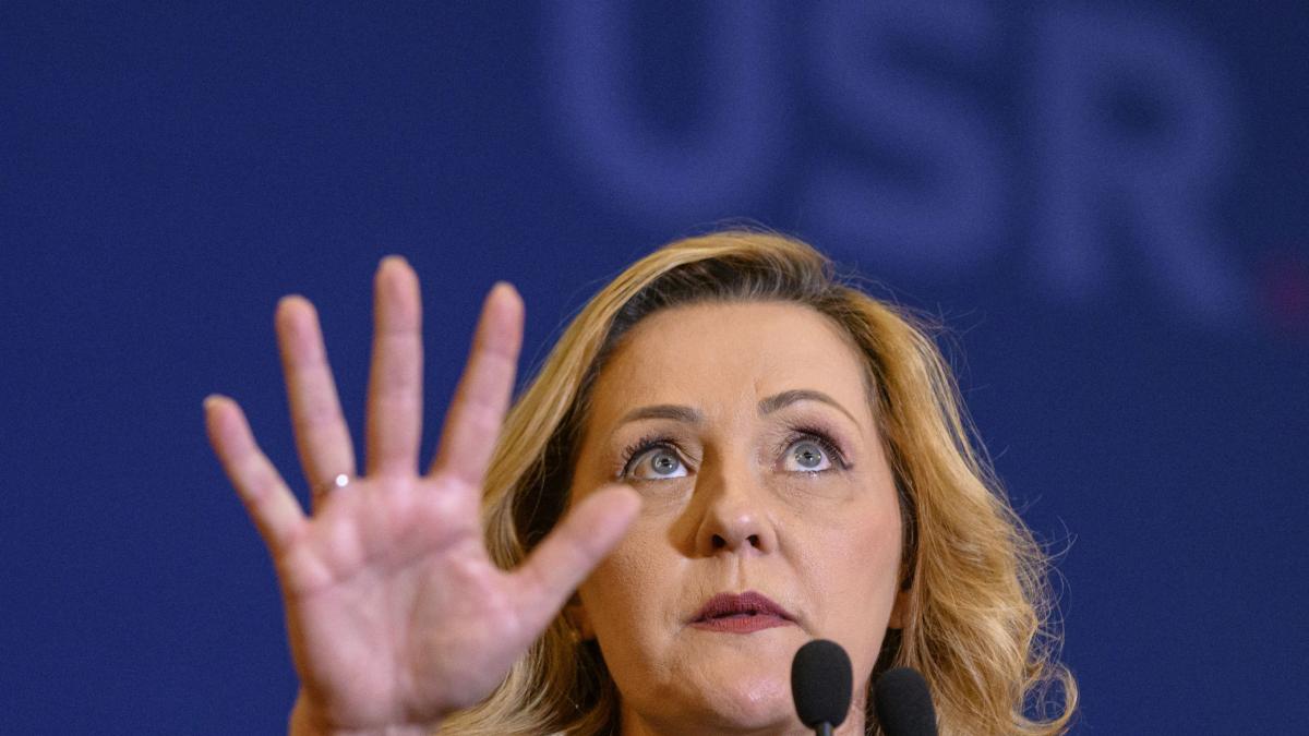 Elena Lasconi considera pertinenta retragerea lui Nicusor Dan din cursa prezidentiala Eu sunt pe acest culoar de anul trecut