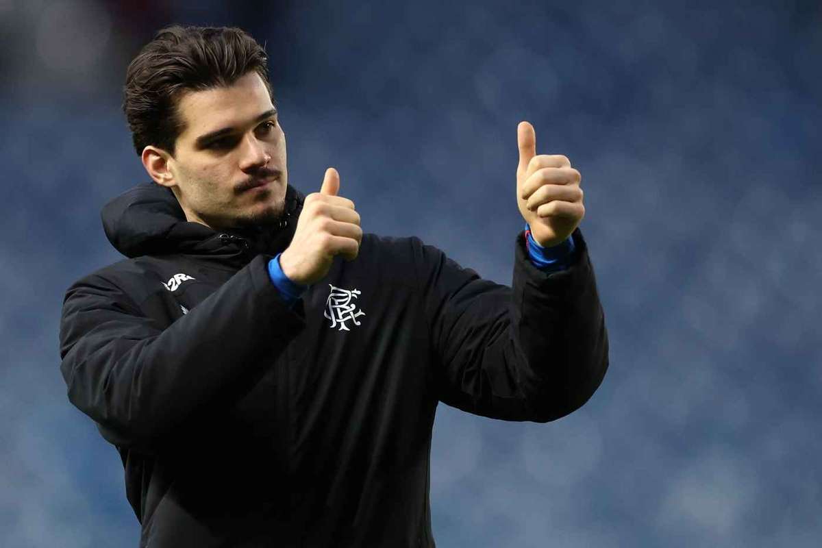 Ianis Hagi negociaza un nou contract cu Rangers