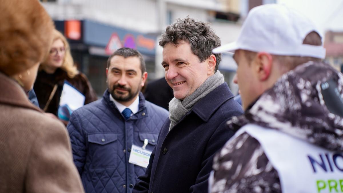 Nicusor Dan si a delegat atributiile plecand in Moldova