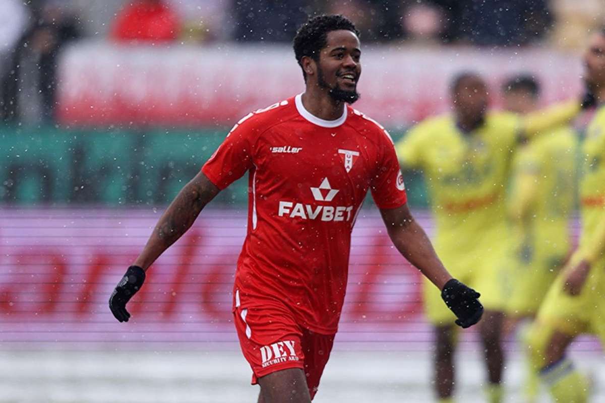 Petrolul are doua goluri anulate de VAR si pierde puncte