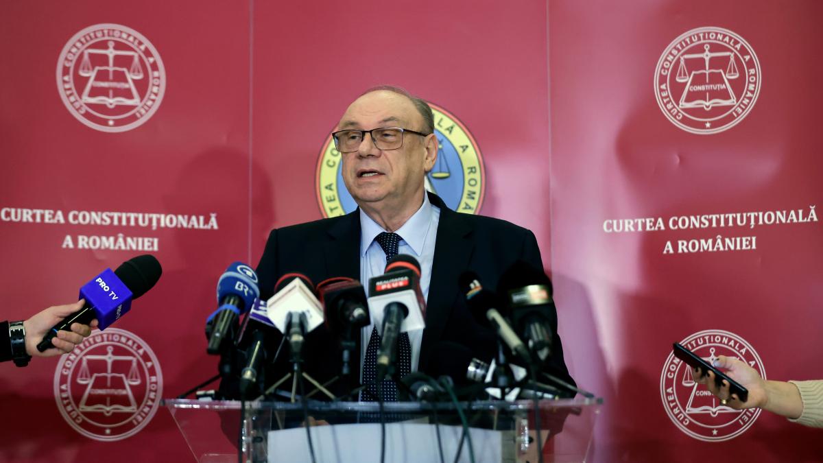 Presedintele CCR Eliminarea partidelor si incalcarea libertatilor caracterizeaza regimurile totalitare