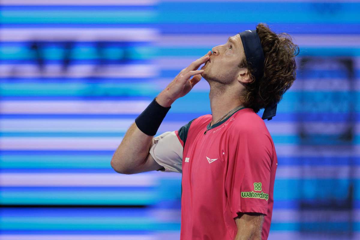 Rublev il invinge pe Auger Aliassime si ajunge in finala a treia la Qatar Open