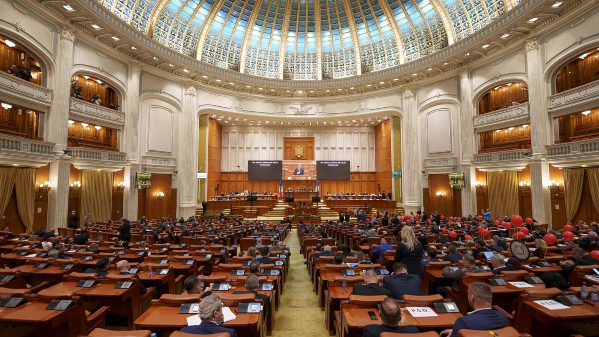 Amenzi majorate pentru absente nemotivate Proiect adoptat