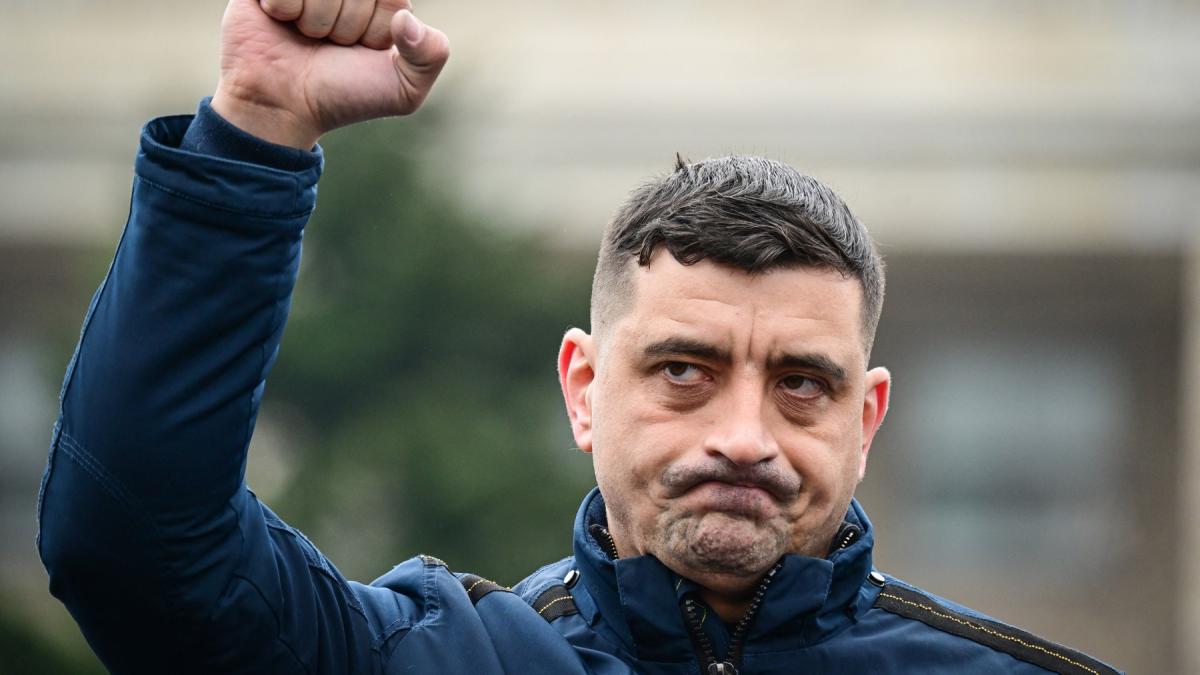 Calin Georgescu strica petrecerea lui Simion