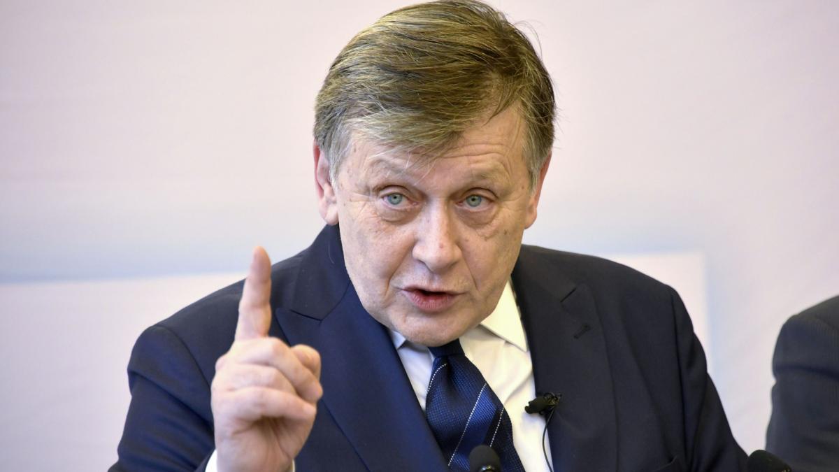 Crin Antonescu neaga o intelegere cu PSD pentru Ciolacu premier