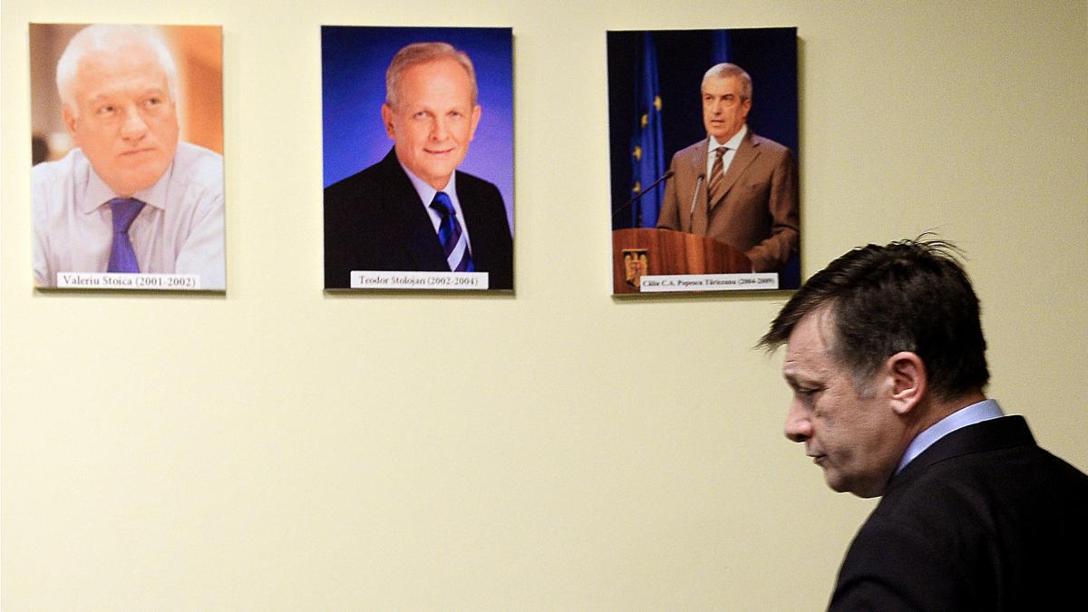 Crin Antonescu presat sa cedeze locul lui Ilie Bolojan