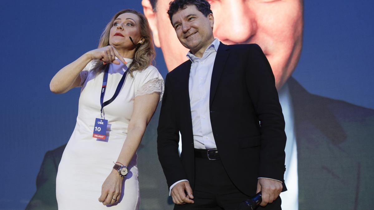 Elena Lasconi sau Nicusor Dan Discutii in USR despre continuare Am primit semnale sa ramana unul singur