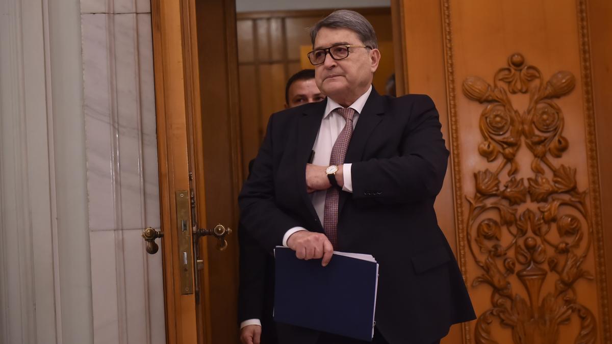 Emil Hurezeanu Discutii vineri despre schimbarea sa din functie