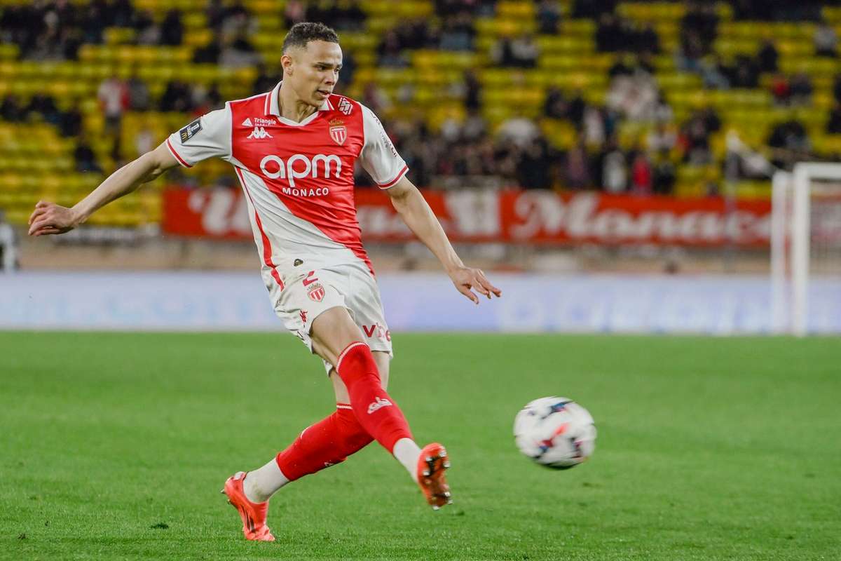 FC Barcelona interesata de brazilianul international Vanderson