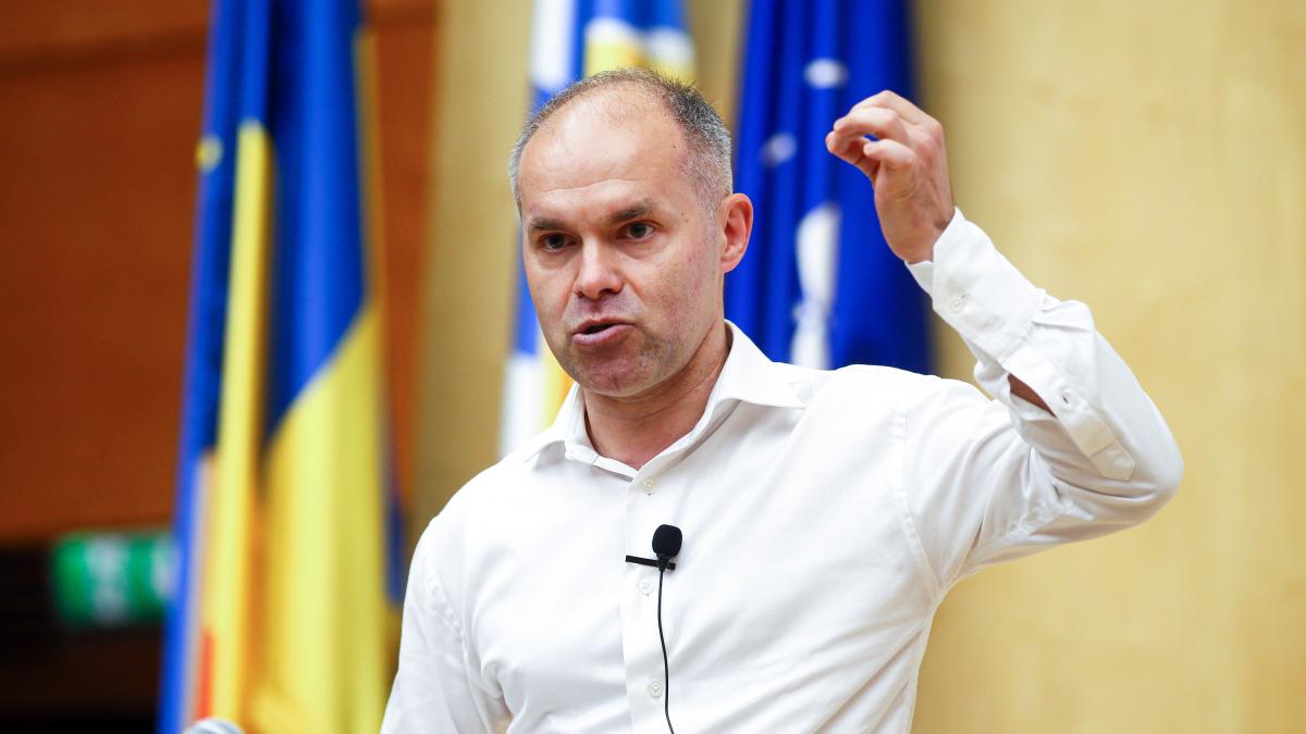 Funeriu da vina pe o virgula gresita din declaratia de avere