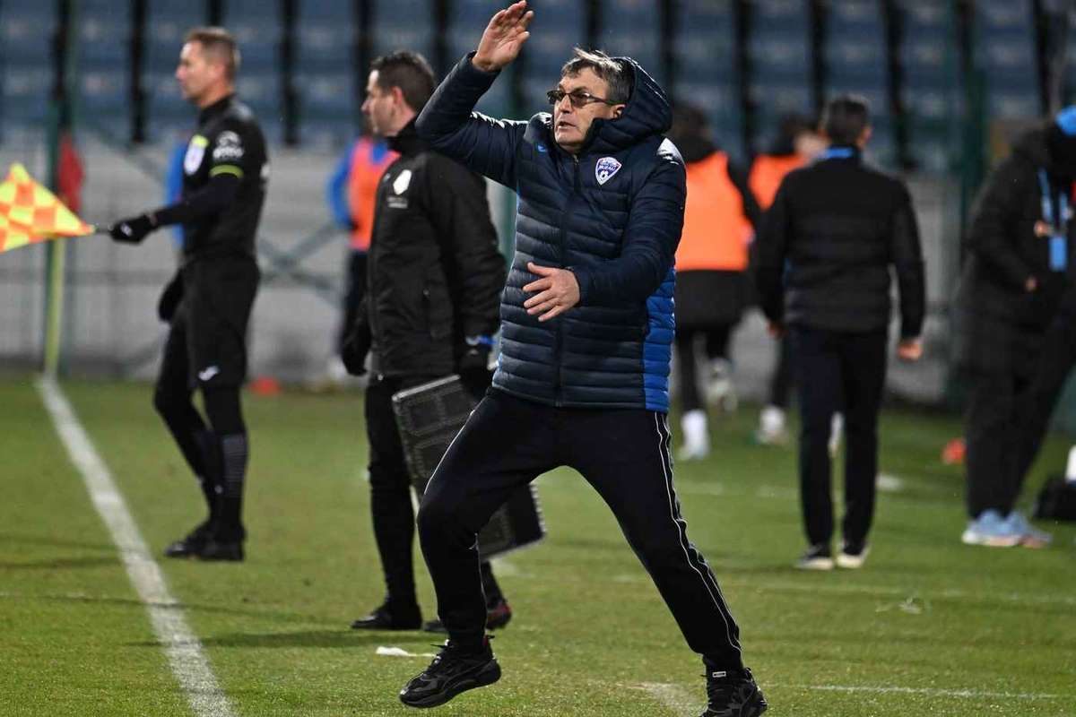 Gloria Buzau fara antrenor inainte de play out reziliere