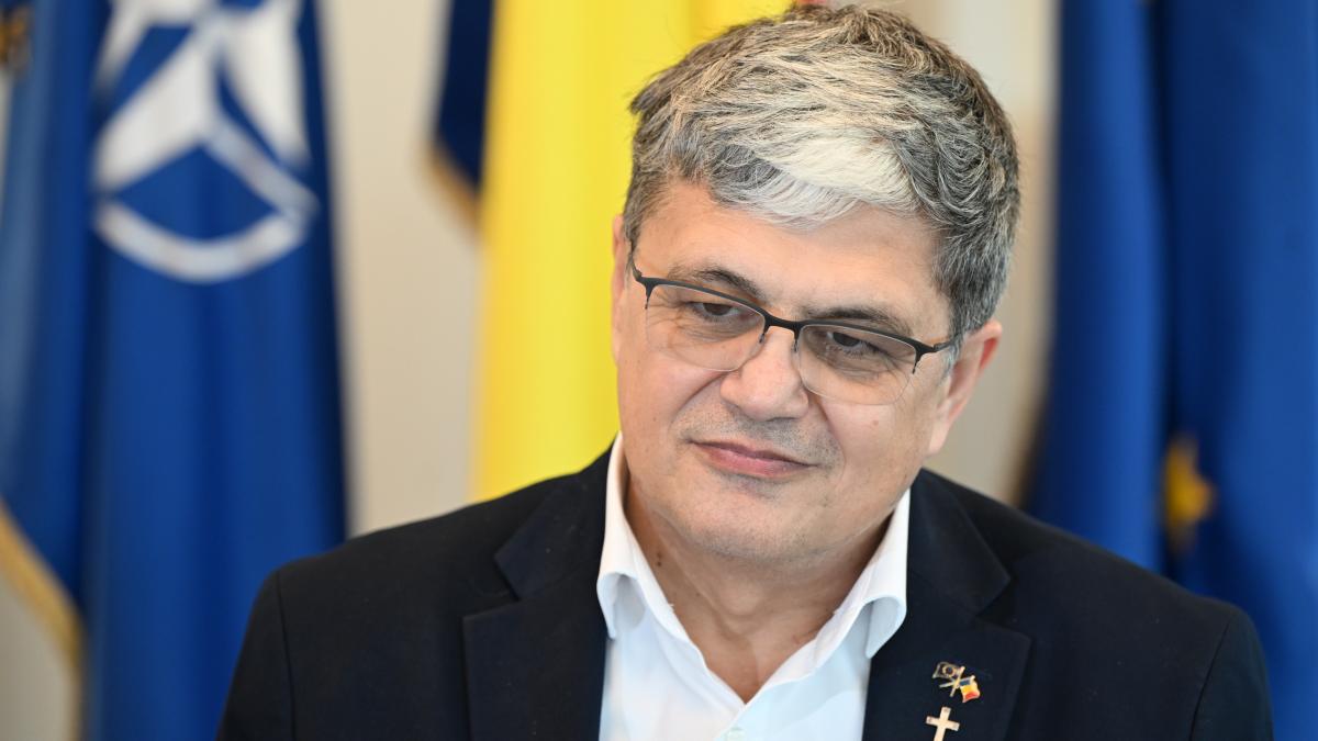 Ministrul Bolos Proiecte de apa si canalizare in 900 de localitati cu 2 miliarde de euro europeni