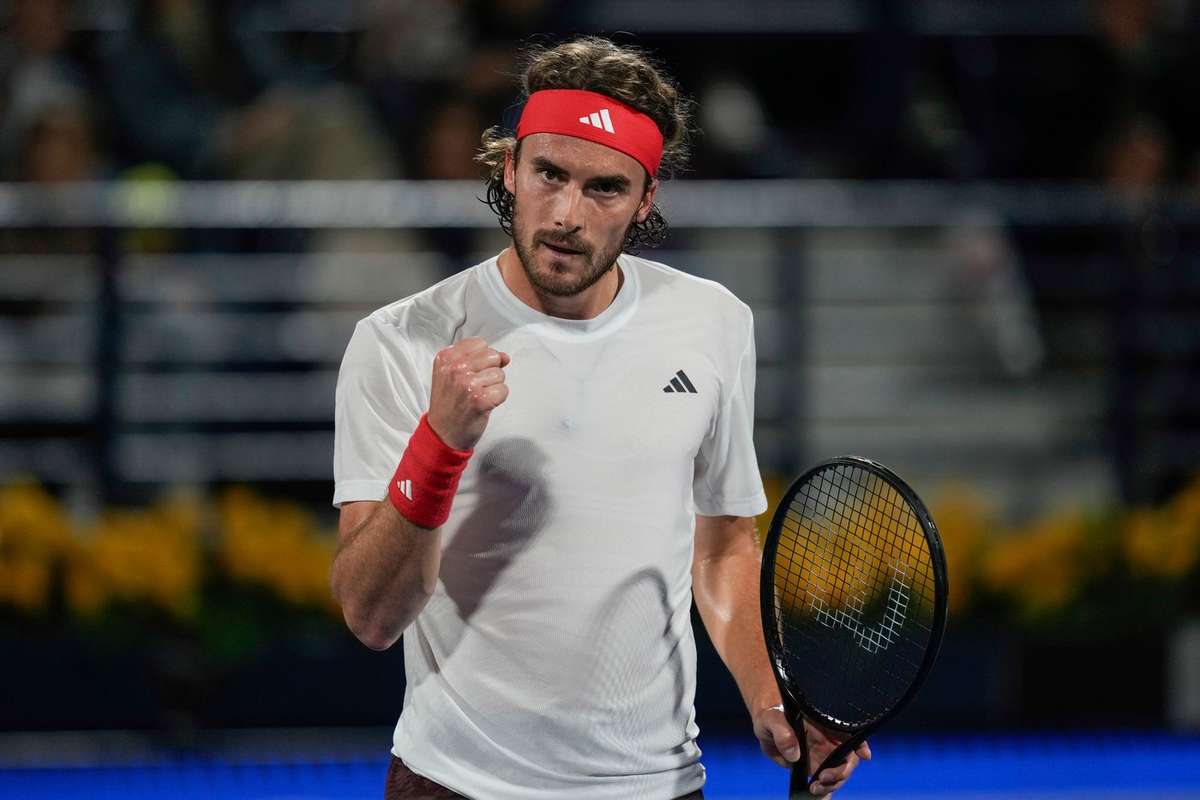 O lupta pura Tsitsipas rupe blestemul finalelor si devine campion la Dubai