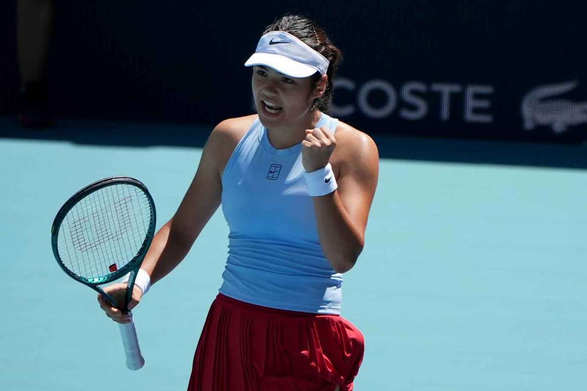 Raducanu castiga categoric in primul tur la Miami Open