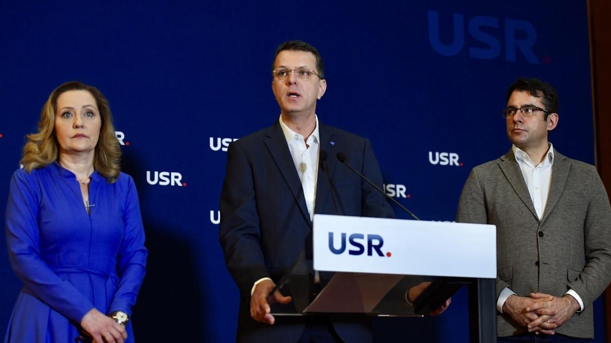 Raspunsul lui Ionut Mosteanu pentru Crin Antonescu Ai fost unul dintre cei mai chiulangii parlamentari Vam stricat combinatiile