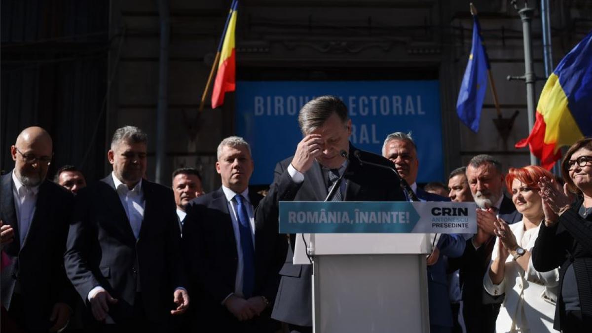 Scandal in PNL din cauza campaniei pentru Crin Antonescu