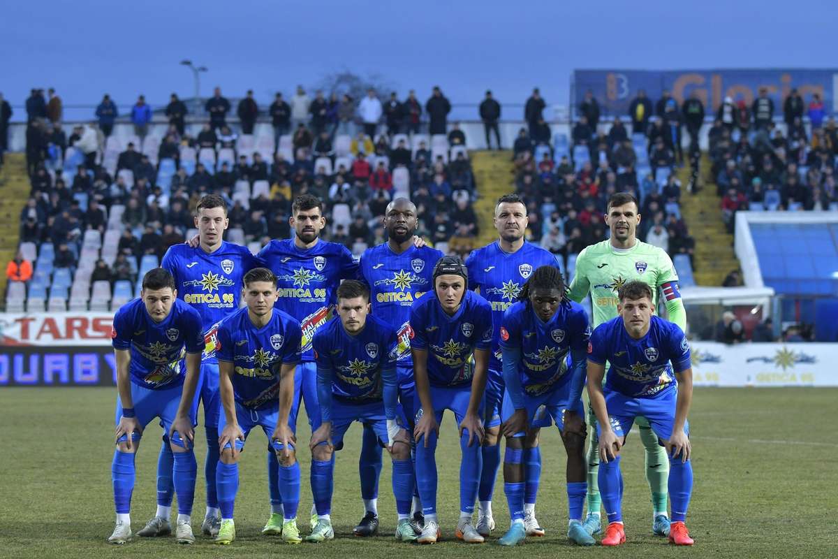 Situatie inedita in Superliga Cine plateste merge cu avionul restul cu autocarul