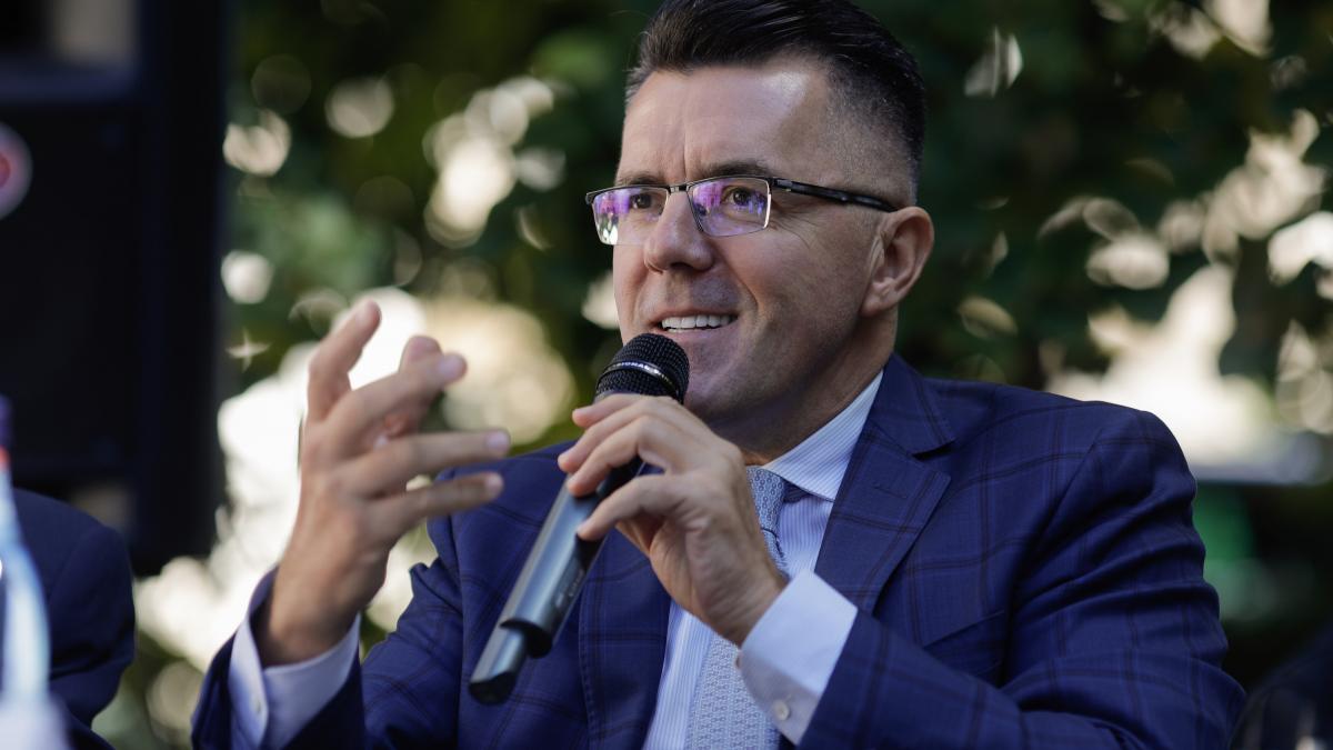 Sociologul Dan Dungaciu l ar putea inlocui pe Calin Georgescu