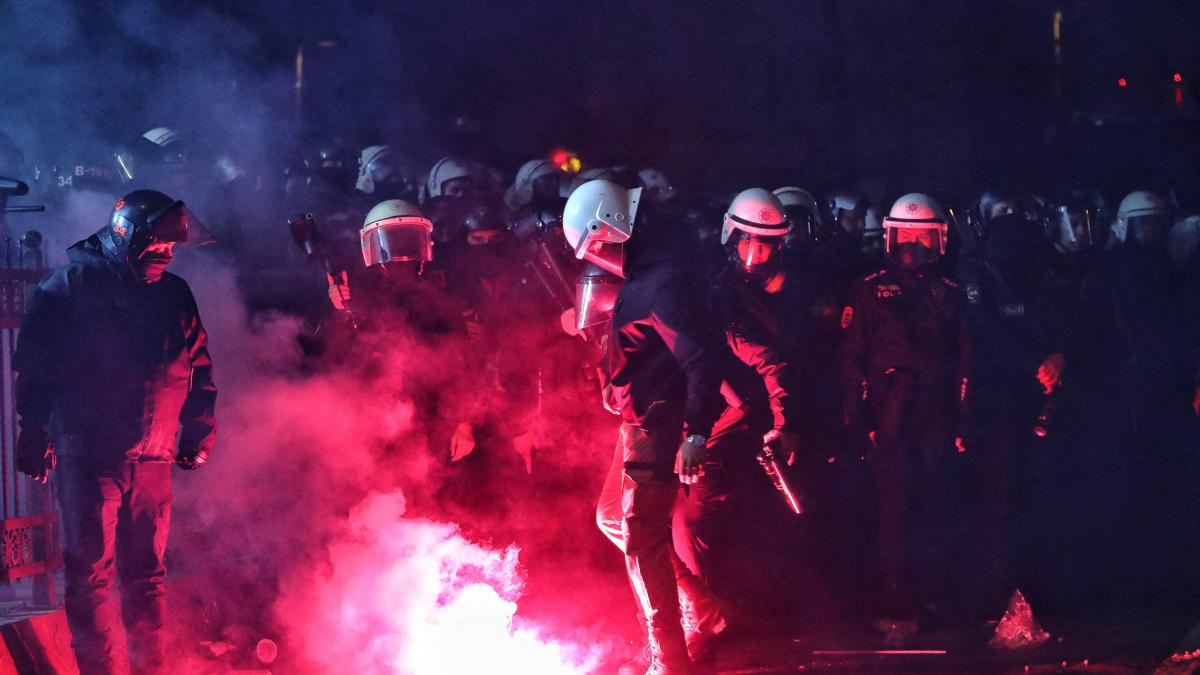 Turcia in fierbere dupa arestarea lui Imamoglu Nu suntem inamici ai statului dar ceea ce se intampla este ilegal