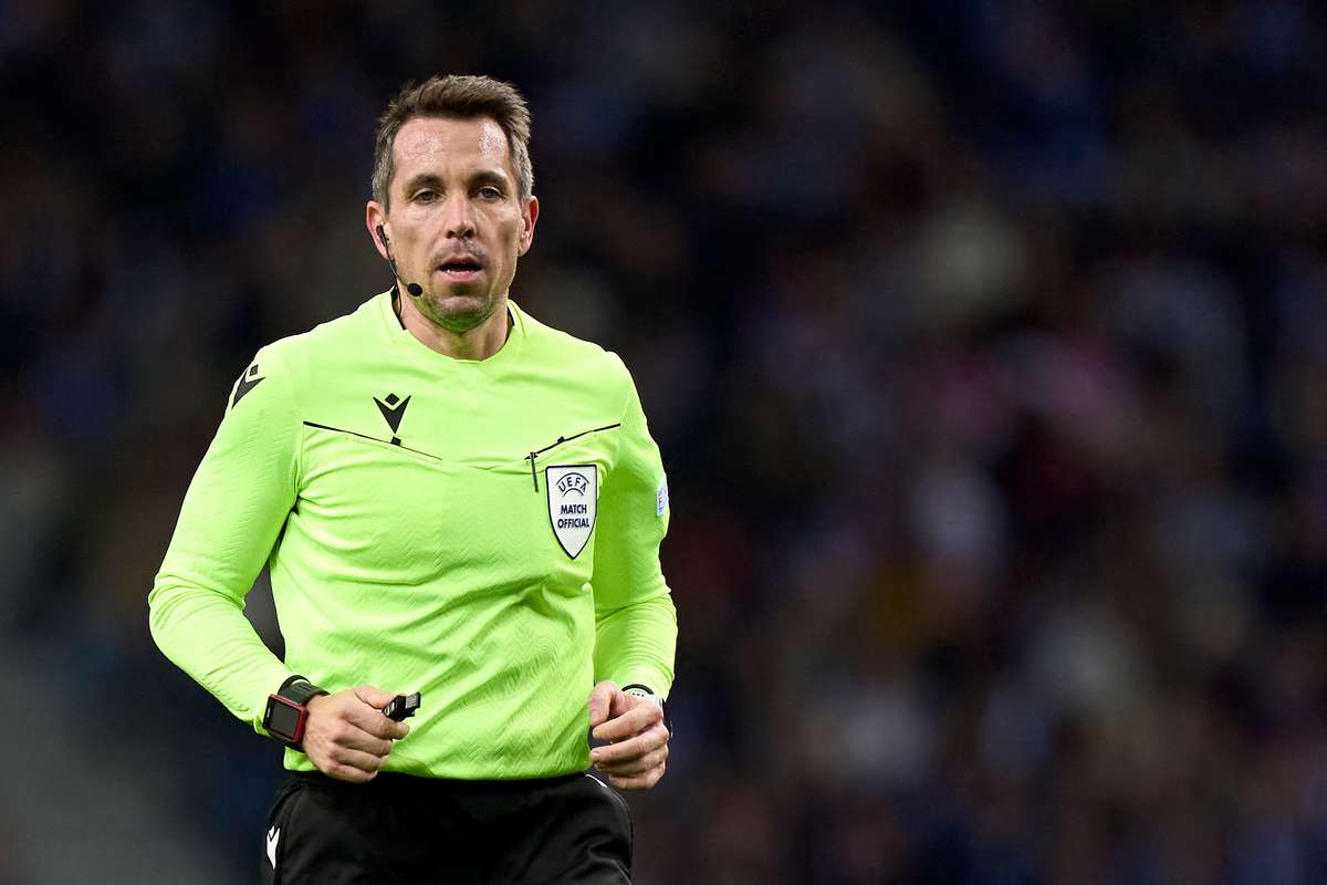 UEFA a anuntat arbitrul meciului FCSB Lyon