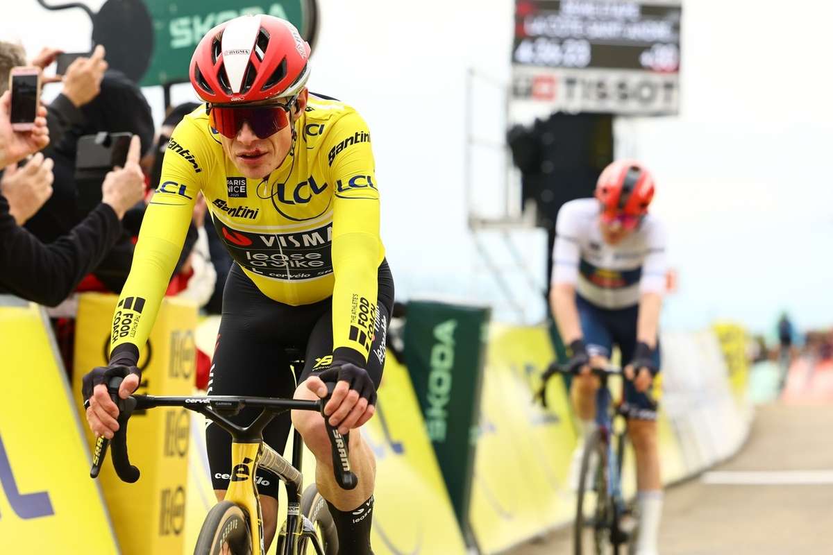 Vingegaard cade si pierde tricoul galben la final