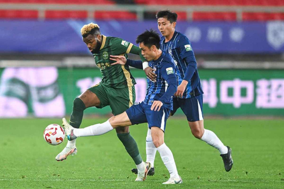 Aaron Boupendza straluceste in China 4 goluri marcate