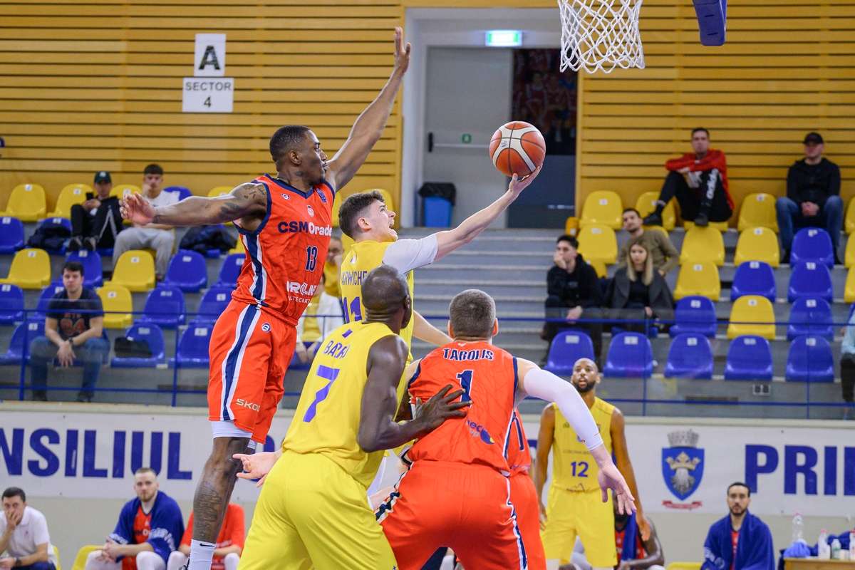 CSM Oradea sia consolidat pozitia de lider in Liga Nationala UBT pe locul 3