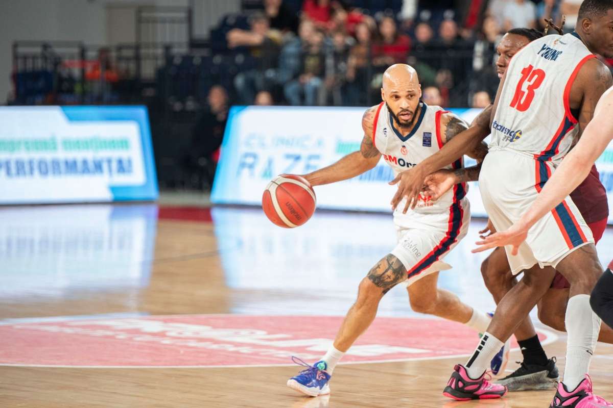 CSM Oradea victorie in ultima secunda pentru lider