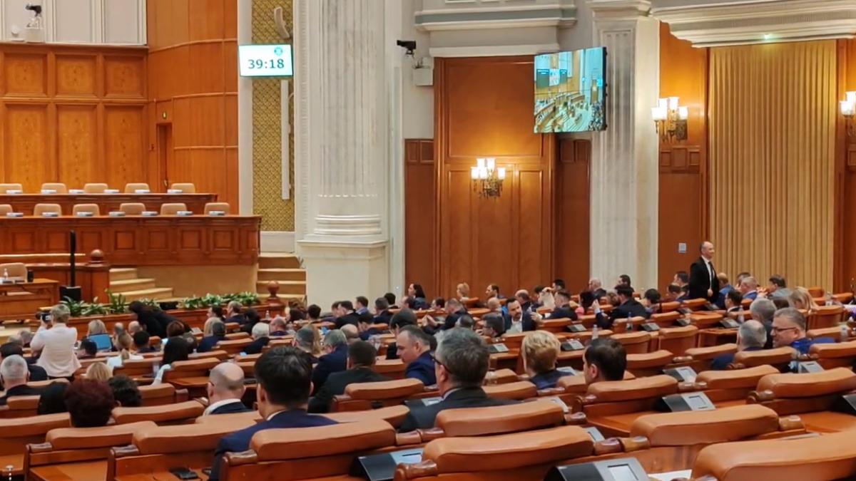 Circ in Parlament Sefa POT striga la Predoiu