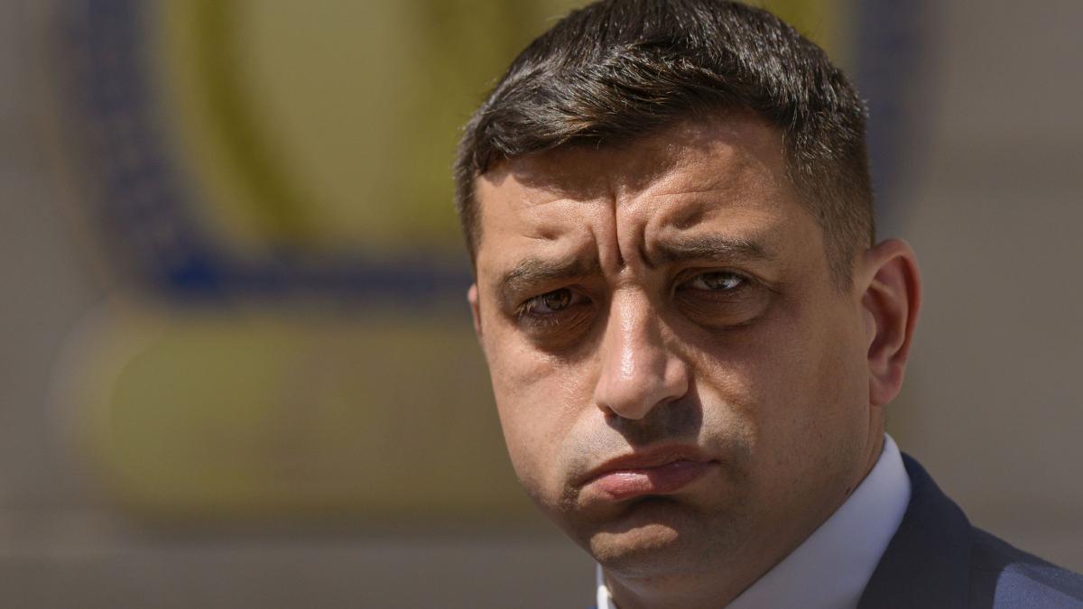 Disperat ca nu il sustine Simion ii propune functia de premier lui Calin Georgescu Daca si ar dori acest lucru