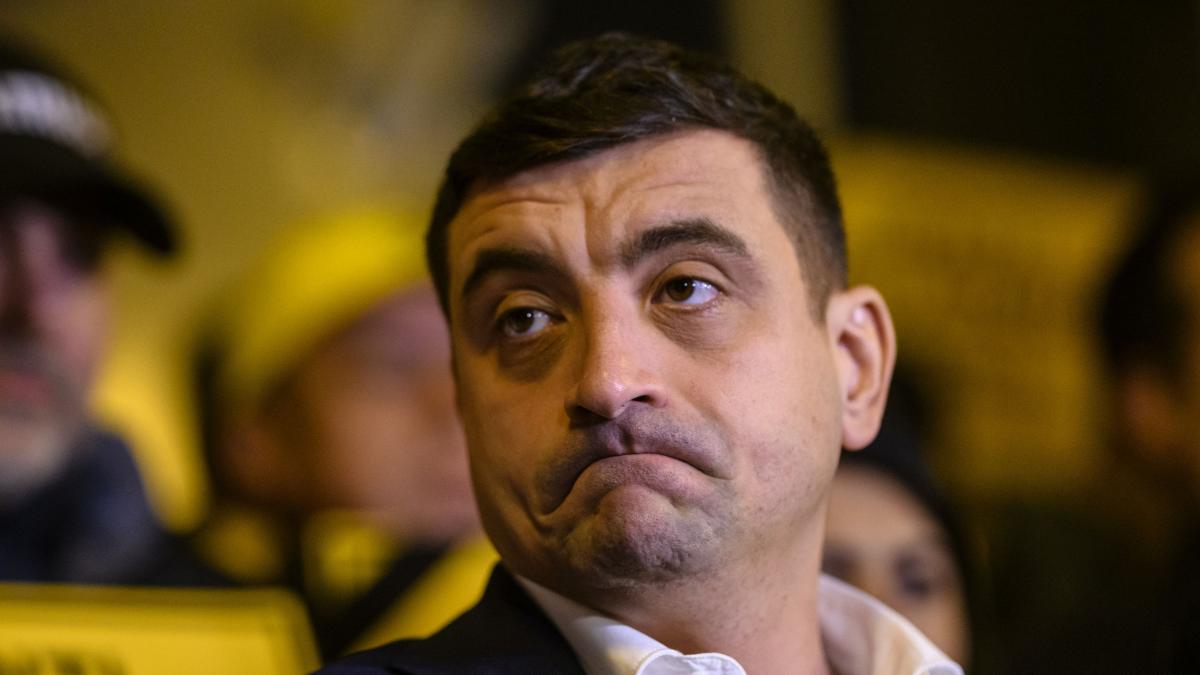 George Simion a parasit dezbaterea Un simulacru