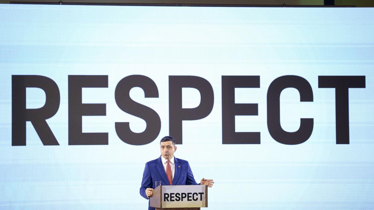 George Simion si a cumparat cele mai scumpe fotografii