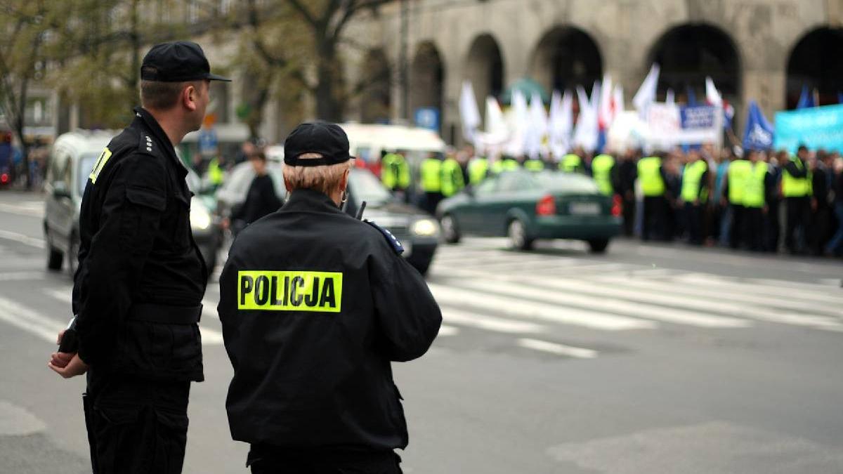 Mii de polonezi au participat la un mars nationalist la Varsovia Nu acceptam ca suveranitatea noastra sa fie abandonata