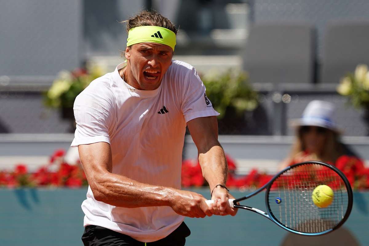 Monitor tenis Zverev il invinge pe Fokina Sabalenka o depaseste pe Mertens