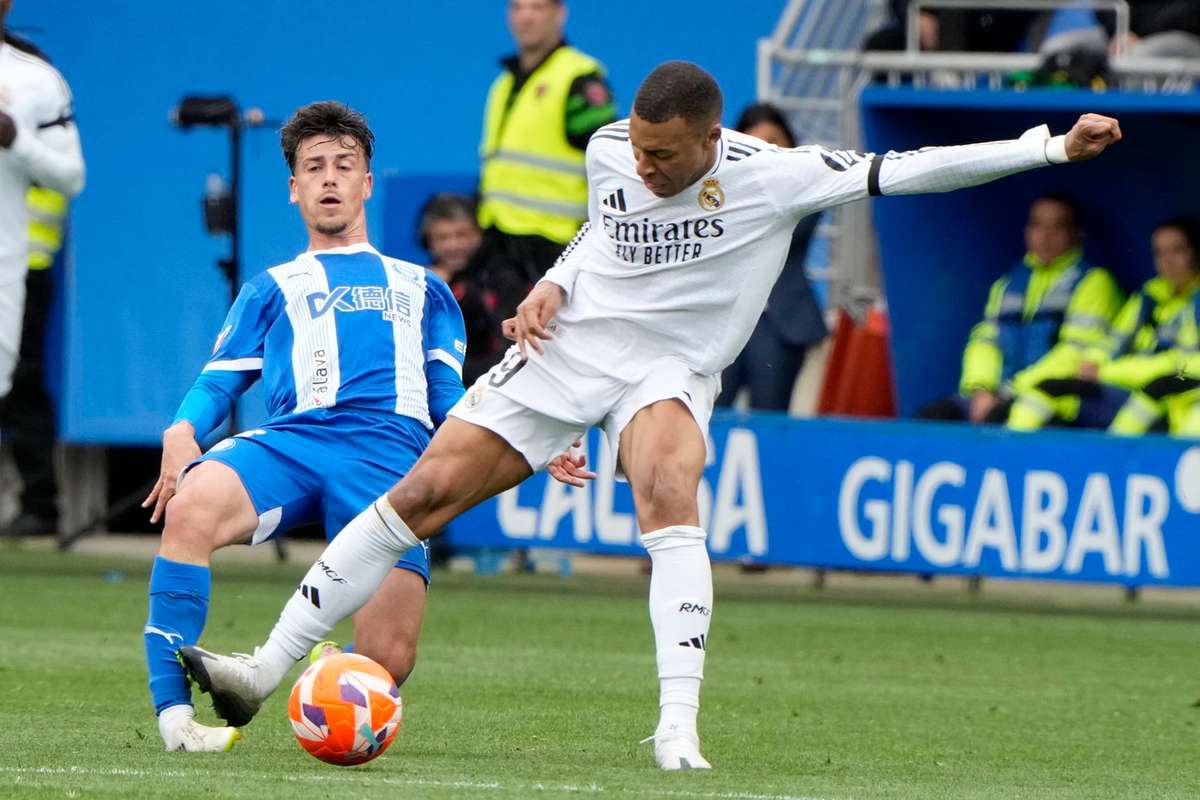 Nu s a mai intamplat de 17 ani Mbappe vede rosu si stabileste un record negativ pentru Real Madrid