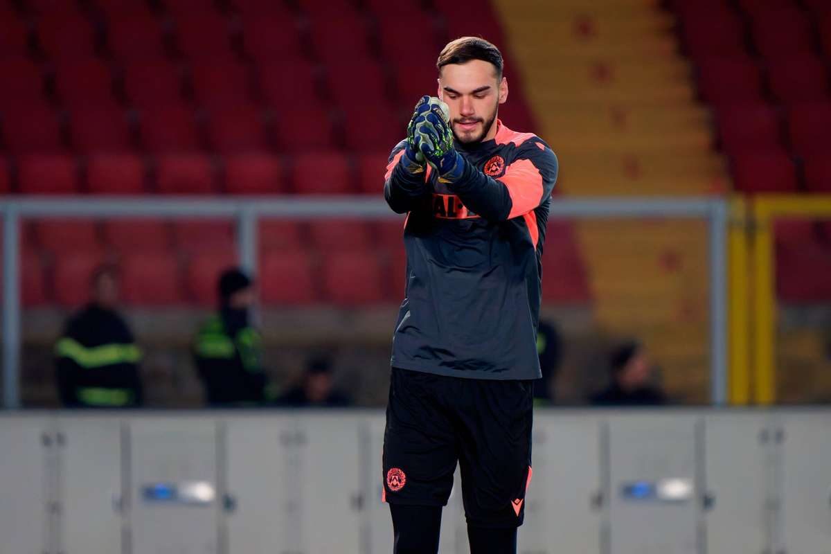 Razvan Sava revine la Udinese cu Euro U21 in vizor