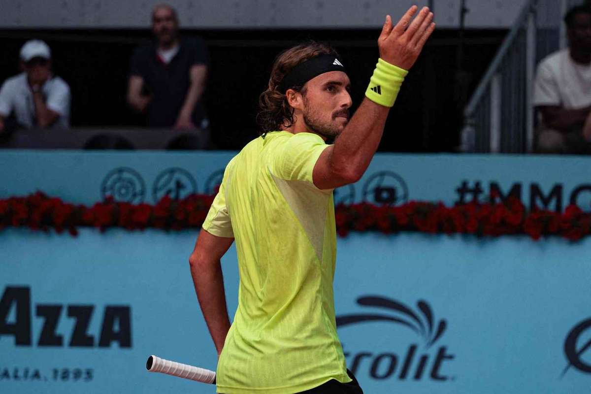 Scena amuzanta la turneul de tenis din Madrid Tsitsipas nu si a dat seama ca a castigat