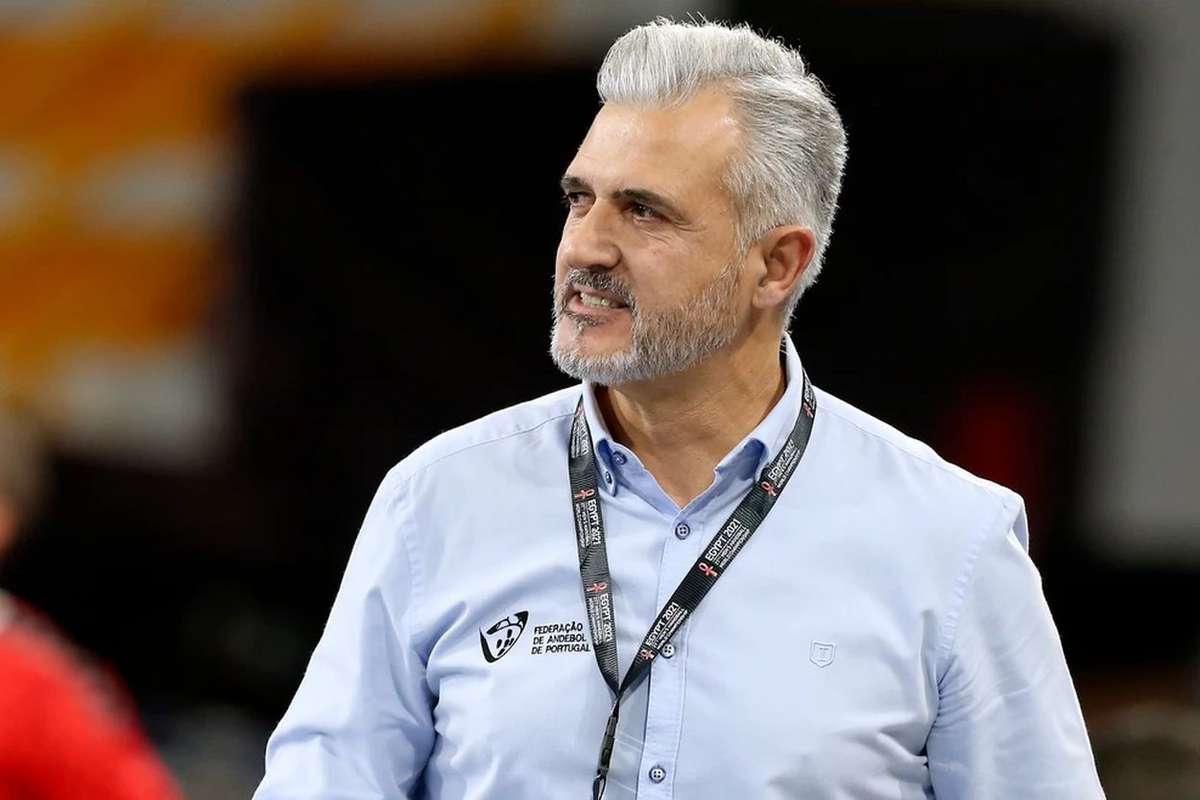 Selectionerul Portugaliei ar putea antrena Dulaii Dinamo
