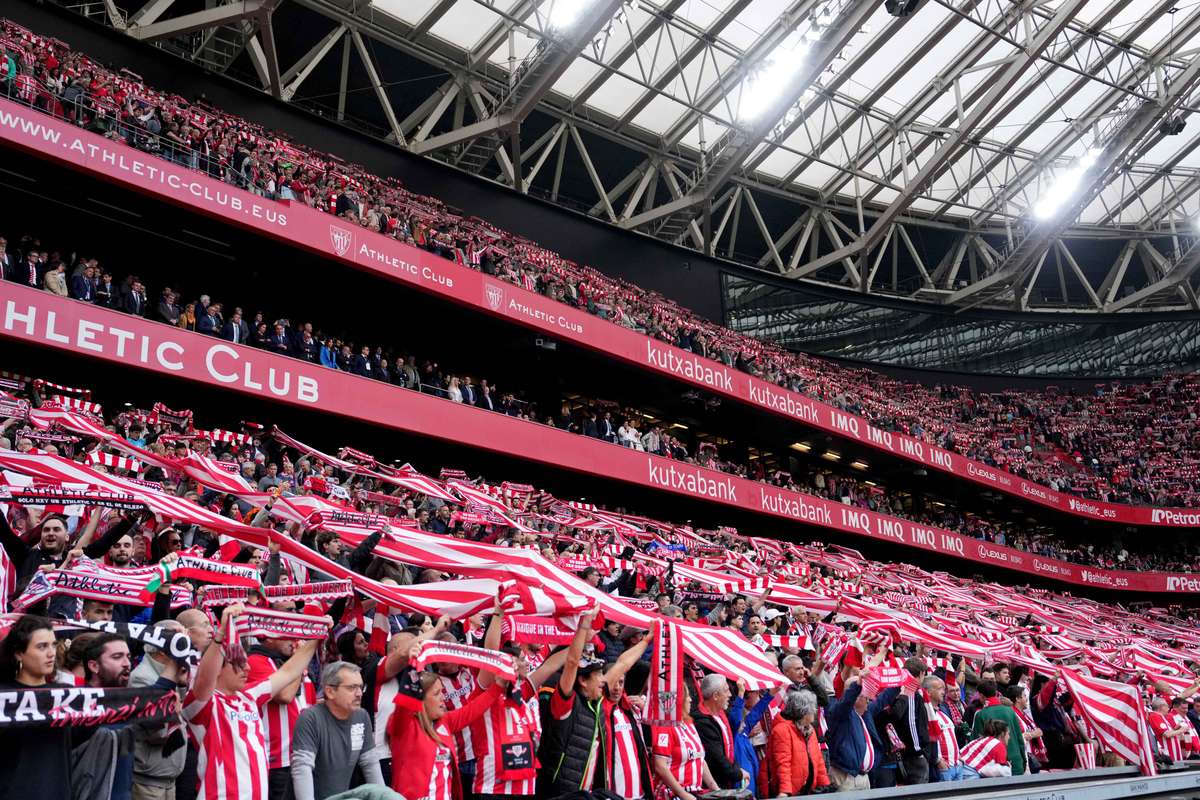 Aproximativ 55000 de suporteri englezi la Bilbao