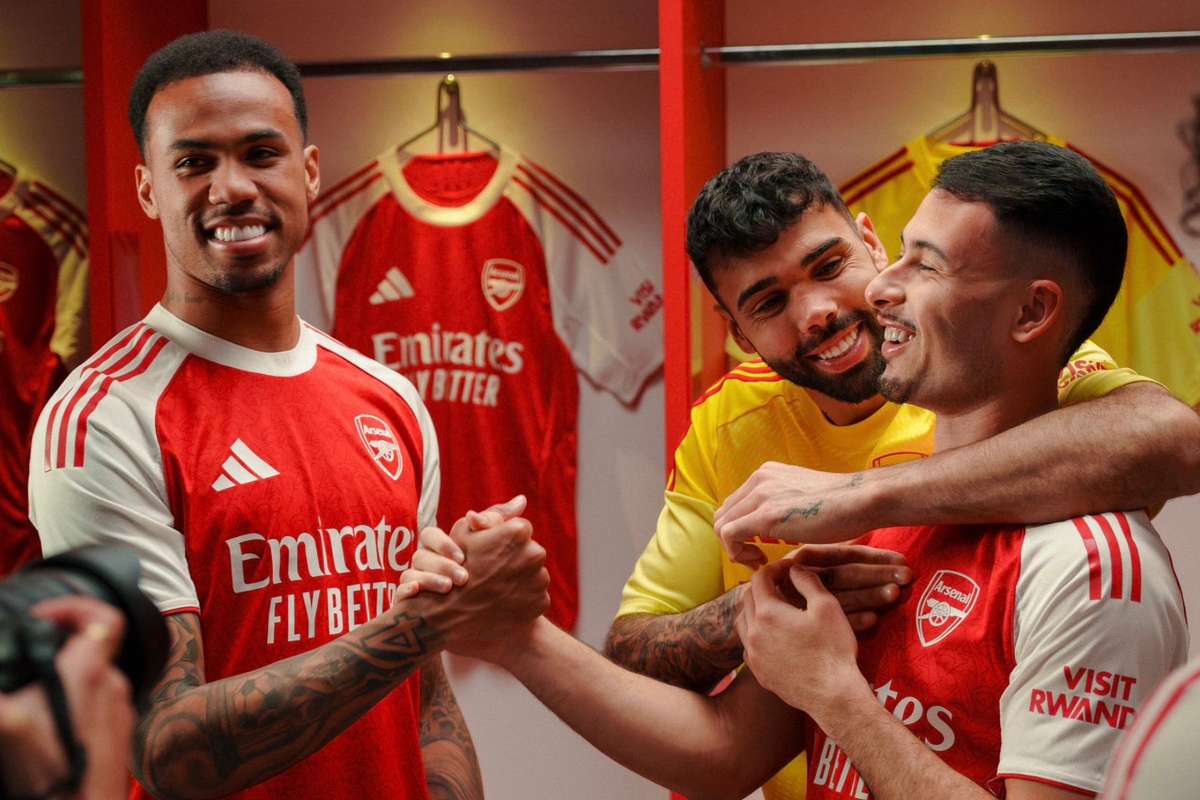 Arsenal a lansat echipamentul pentru sezonul 202526