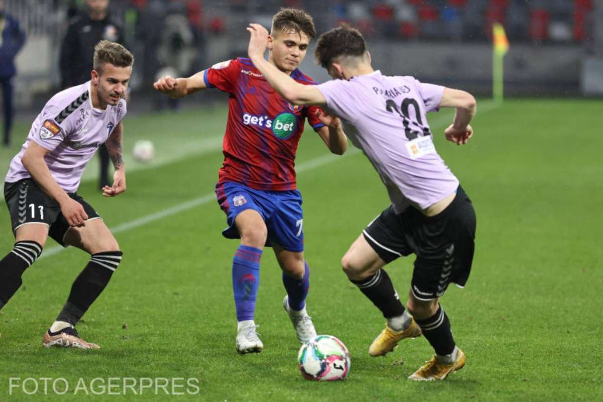 Universitatea Craiova face transfer de la Steaua